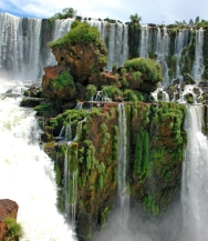 Iguazu Şelalesi