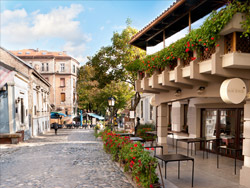 Belgrad'ın Kafeleriyle Ünlü Skadarlija Sokağı