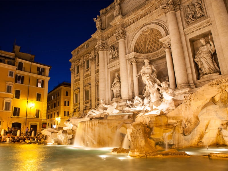 Roma- Trevi Çeşmesi-800x600