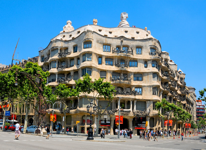 barcelona-1-825x600