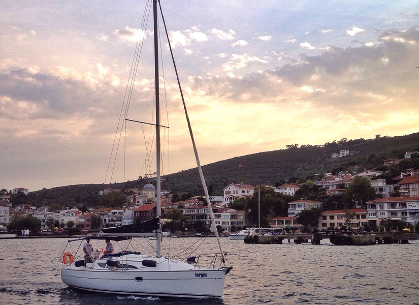 lets-go-burgazada-03-825x600