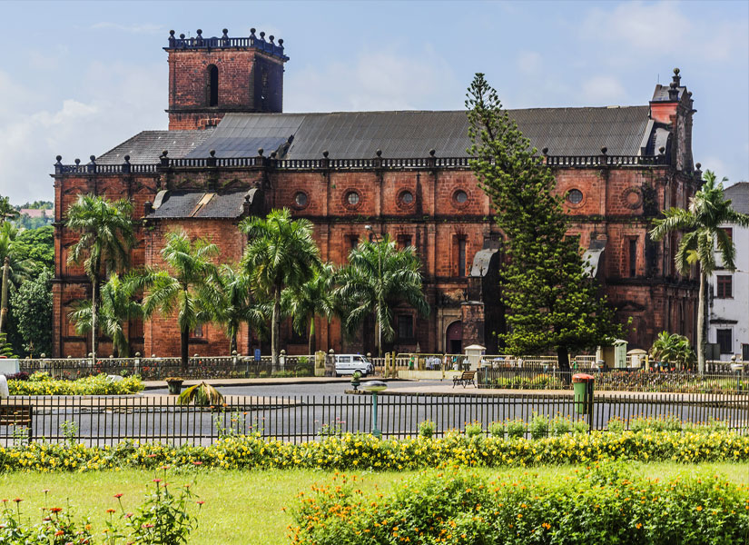 lets-go-goa-02-825x600