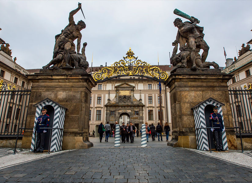 lets-go-prag-09-825x600