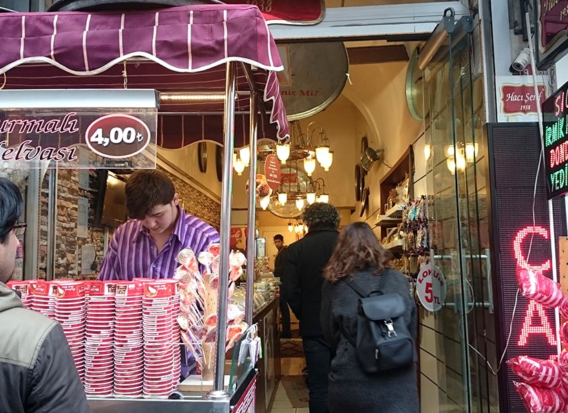 Hacı Şerif'te dondurmalı irmik zamanı.