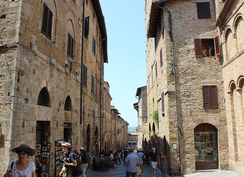 Kuleleriyle ünlü San Gimignano kasabası.