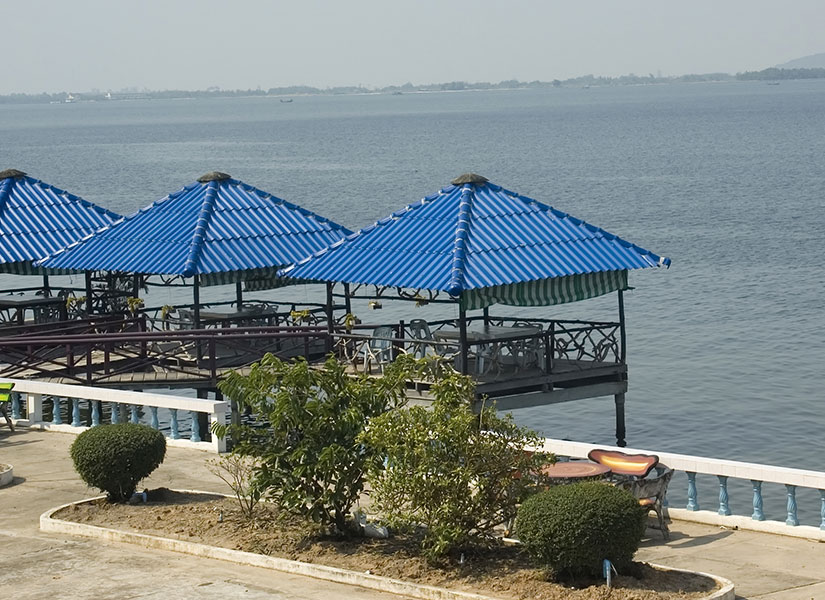 Koh Kong Adası, Kamboçya'nın en büyük adası.