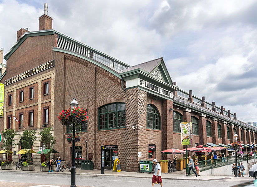Kuzey-güney bölümlerine ayrılmış ''Dünyanın En İyi Yiyecek Pazarı''.