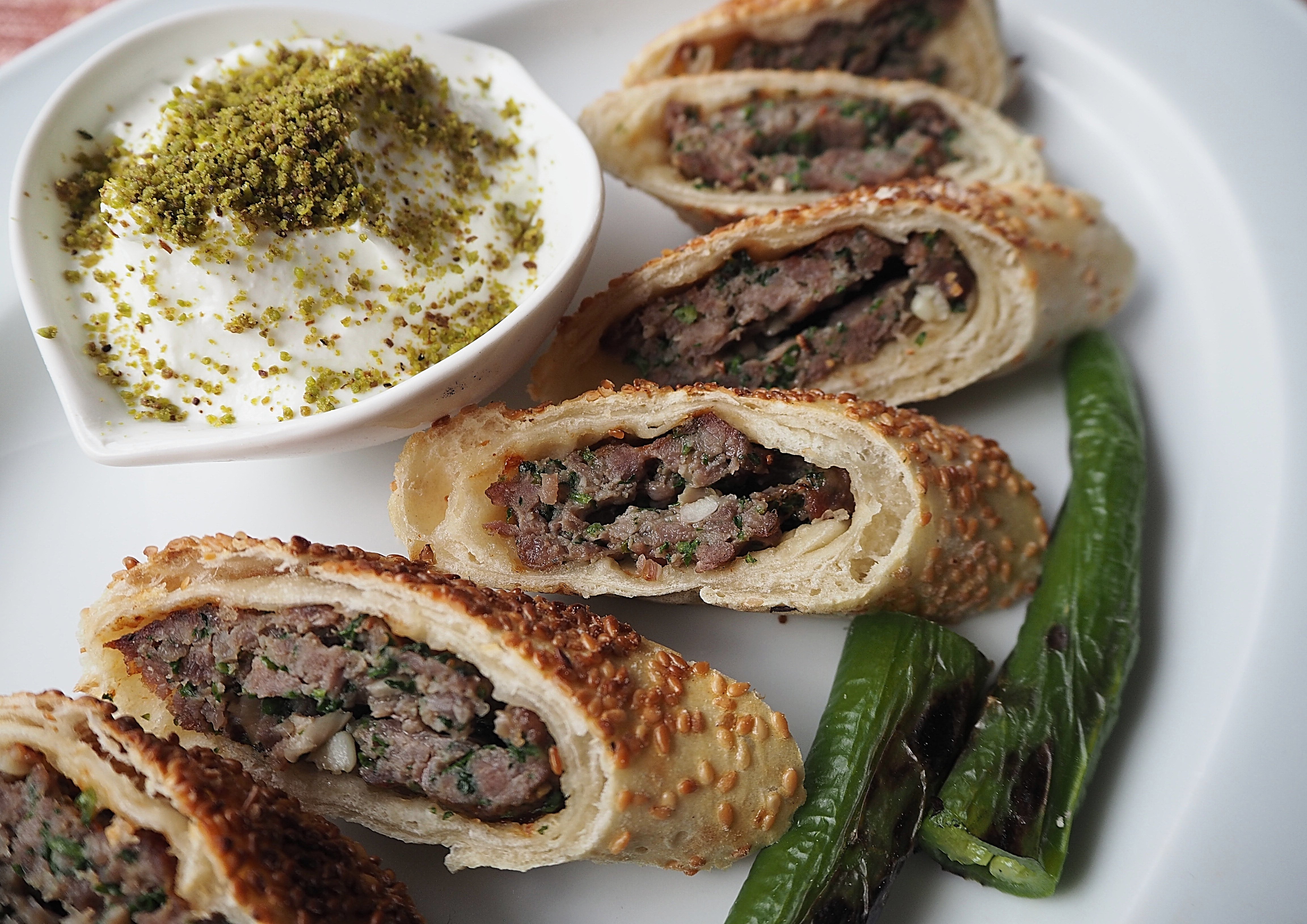 Kabuba’nın leziz yufkaya sarılı beyti kebabı