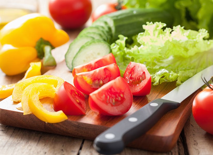 Sindirim sisteminiz için faydalı olan dilimlenmiş sebzeler de iyi bir seçenek olacaktır.