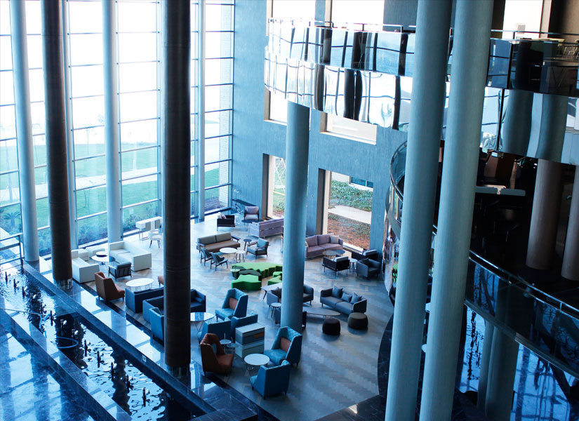 Elexus'ta oldukça ferah bir ortam sizi bekliyor.