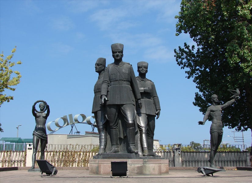 İlkadım Anıtı, Samsun gezilecek yerler