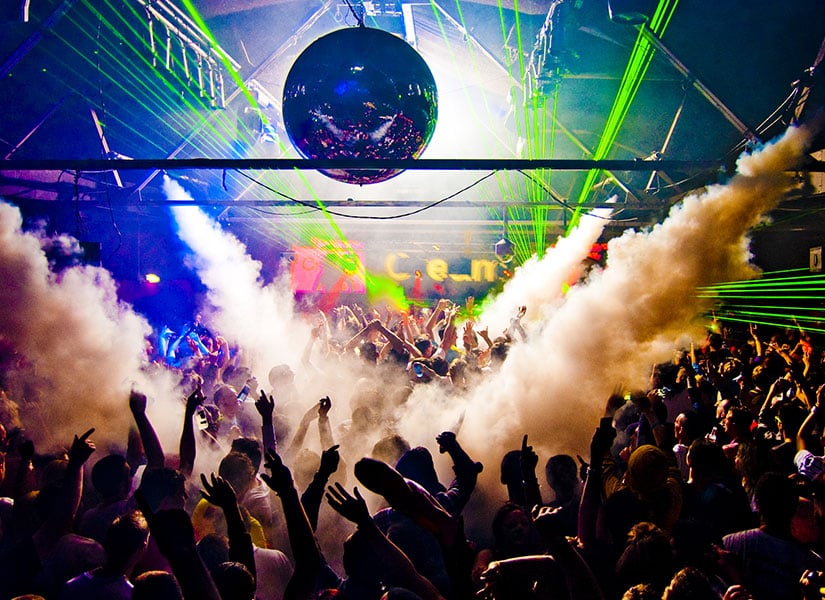 alanyada-gezilecek-yerler-alanya-gece-kulubu