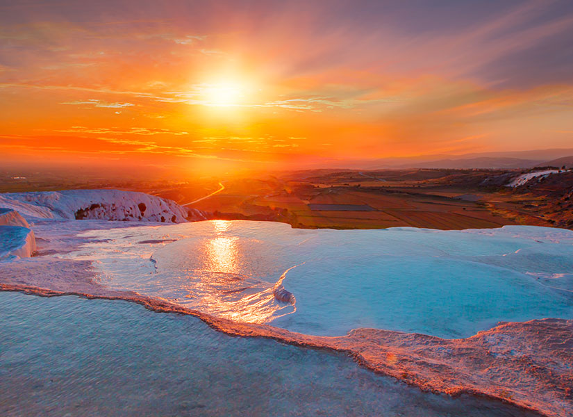 Türkiye’de gün batımının en güzel izlendiği yerler: Denizli, Pamukkale Travertenleri gün batımı