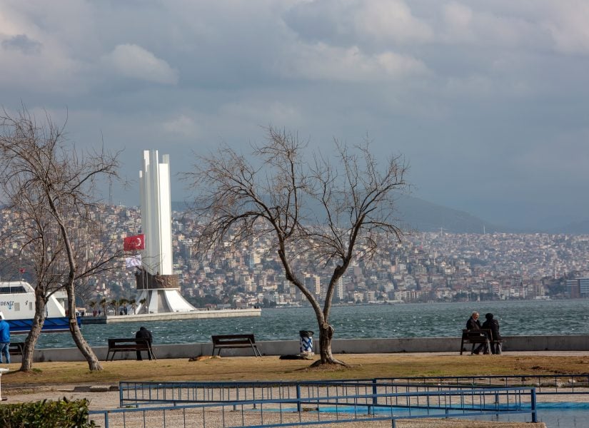 izmirin meşhur meydanları ve semtleri